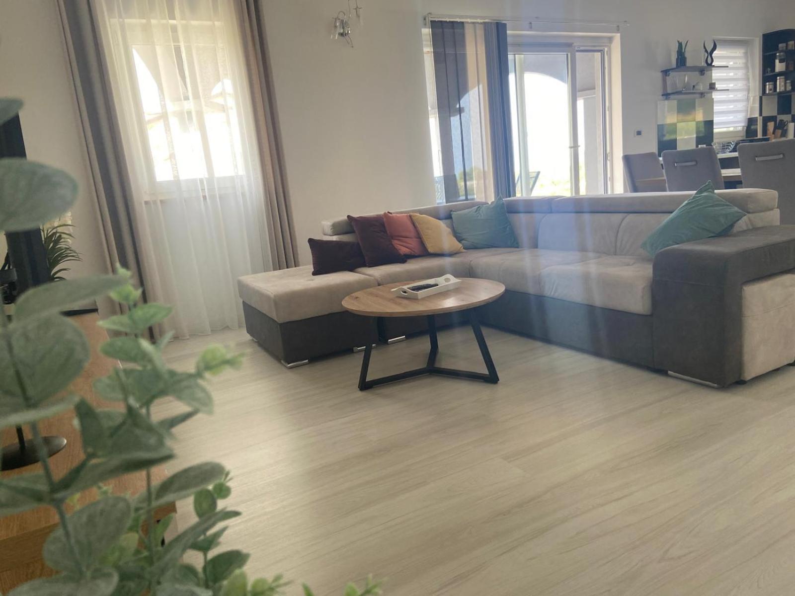 Holiday Home Mihaela Вишнян Экстерьер фото